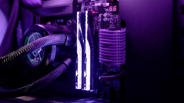 硬核性能技嘉AORUS为PCL赛事解说RASH悲喜定制电竞MOD主机星空体育(图6)